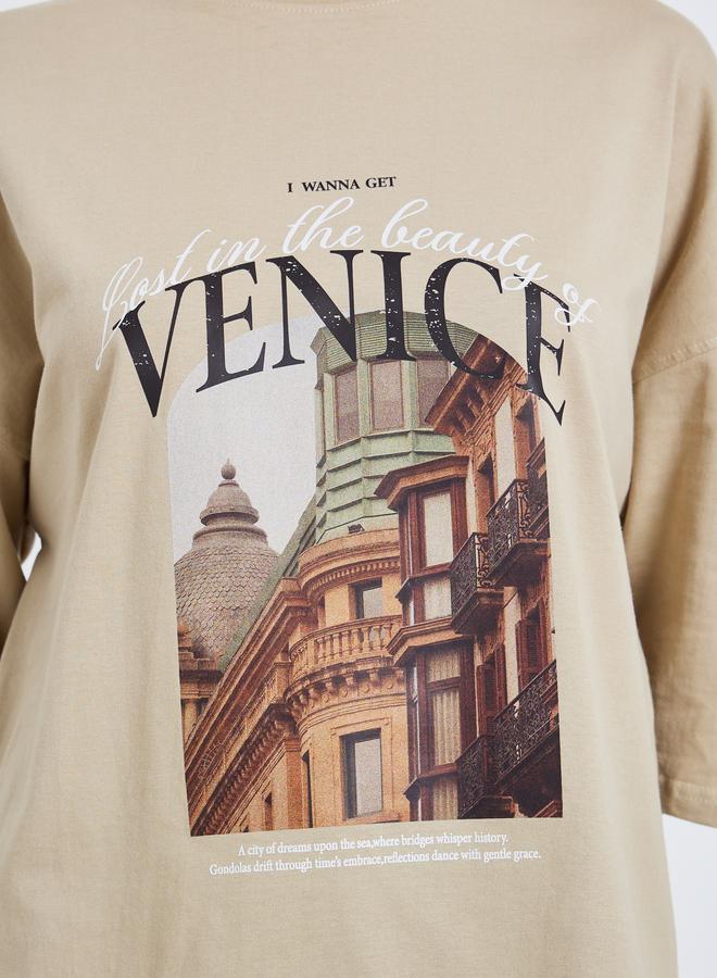 ستايلي تيشيرت جرافيك بقصة واسعة - Image 3